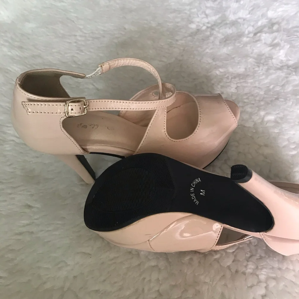 Women’s Platform high heels shoes size M US size 7